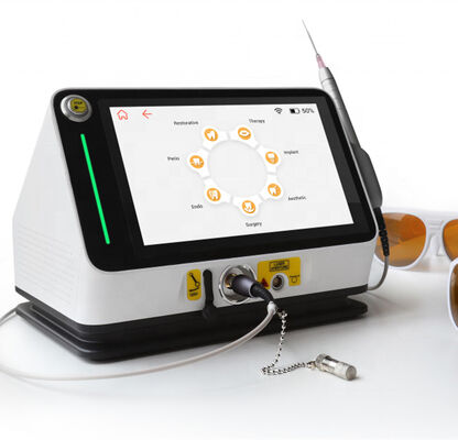 600W الطاقة الخارجة آلة إزالة الشعر بالليزر الديود أجزاء آلة إزالة الشعر التي تتضمن نظام تبريد الهواء بالماء نصف الموصل